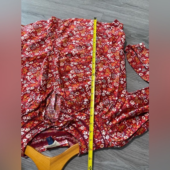 Universal thread women’s boho floral print v neck blouse - Picture 7 of 7